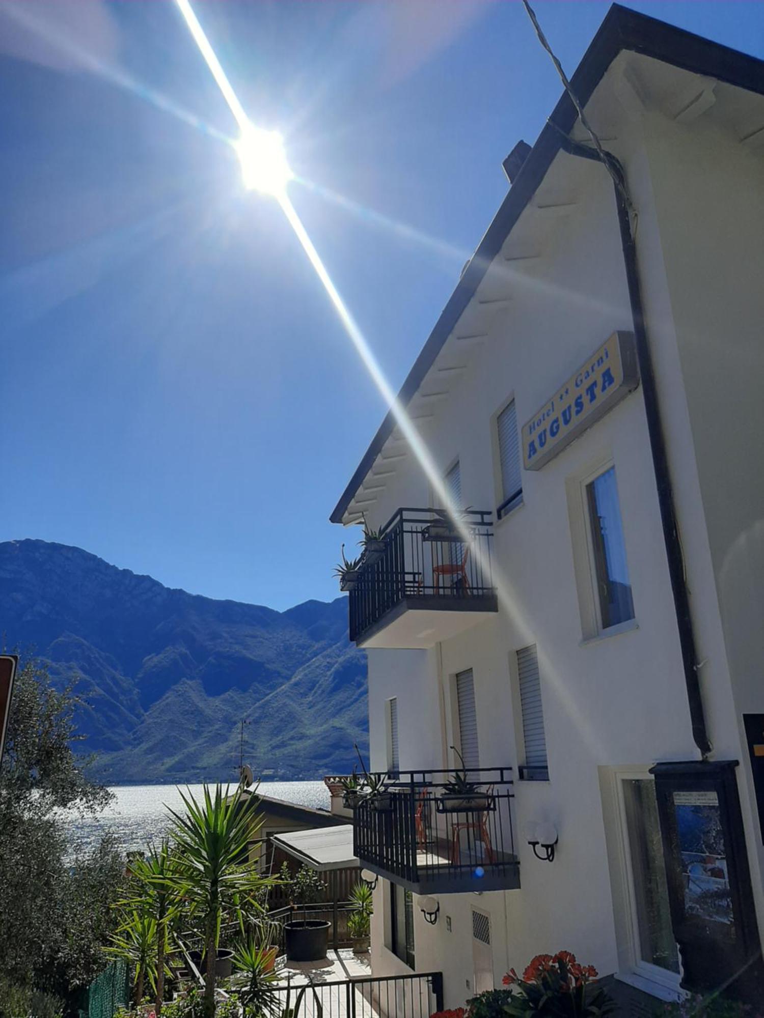 Hotel Augusta Garni Limone sul Garda Eksteriør billede
